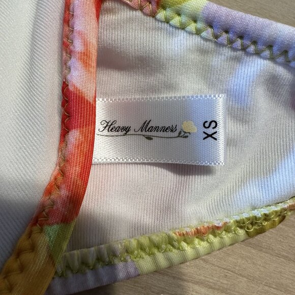 NWOT Heavy Manners Ruffled Up Spring Floral Underwire Bikini Top Women's X-Small - Picture 5 of 6